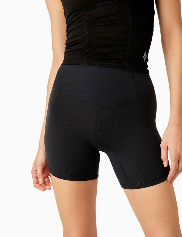 Age-reducing Style Never Better Bike Shorts - Black